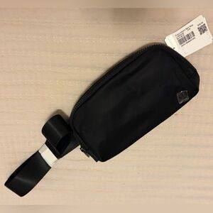 Lululemon Everywhere Bag